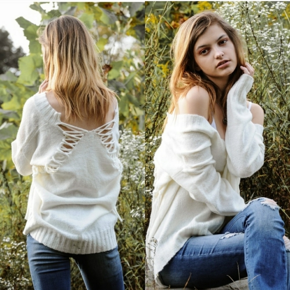 Uniq laced back sweater cream Small/Medium